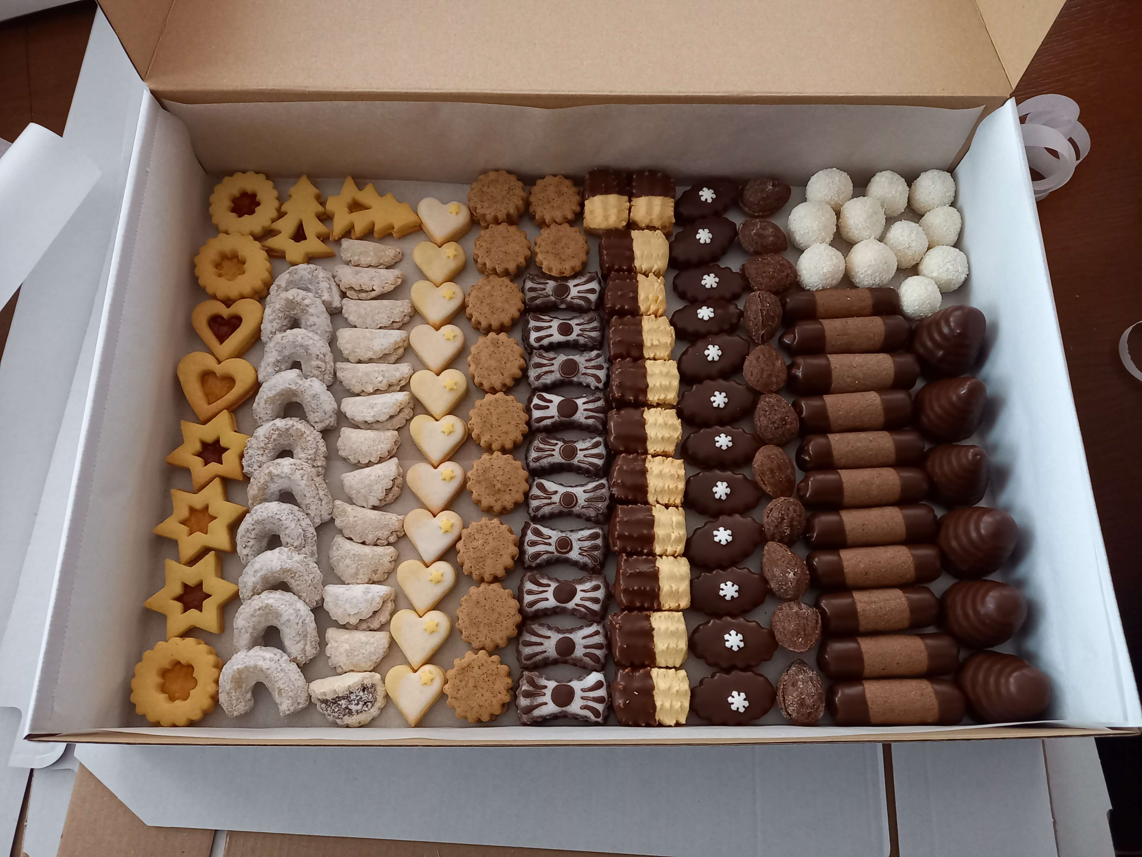 Vánoční.  Krabice mix 1 Kg.